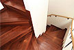 品番:am-step-130602 アンバーメープル 無垢フローリング 階段材 施工画像 床材品番:AM（段板部材　蹴込板部材　段鼻加工 框材 オイル塗装）